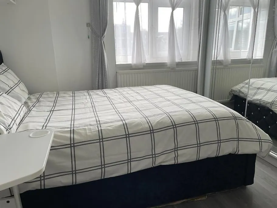 Lovely Comfortable Home Near Canarywhaflondoncity Apartamento