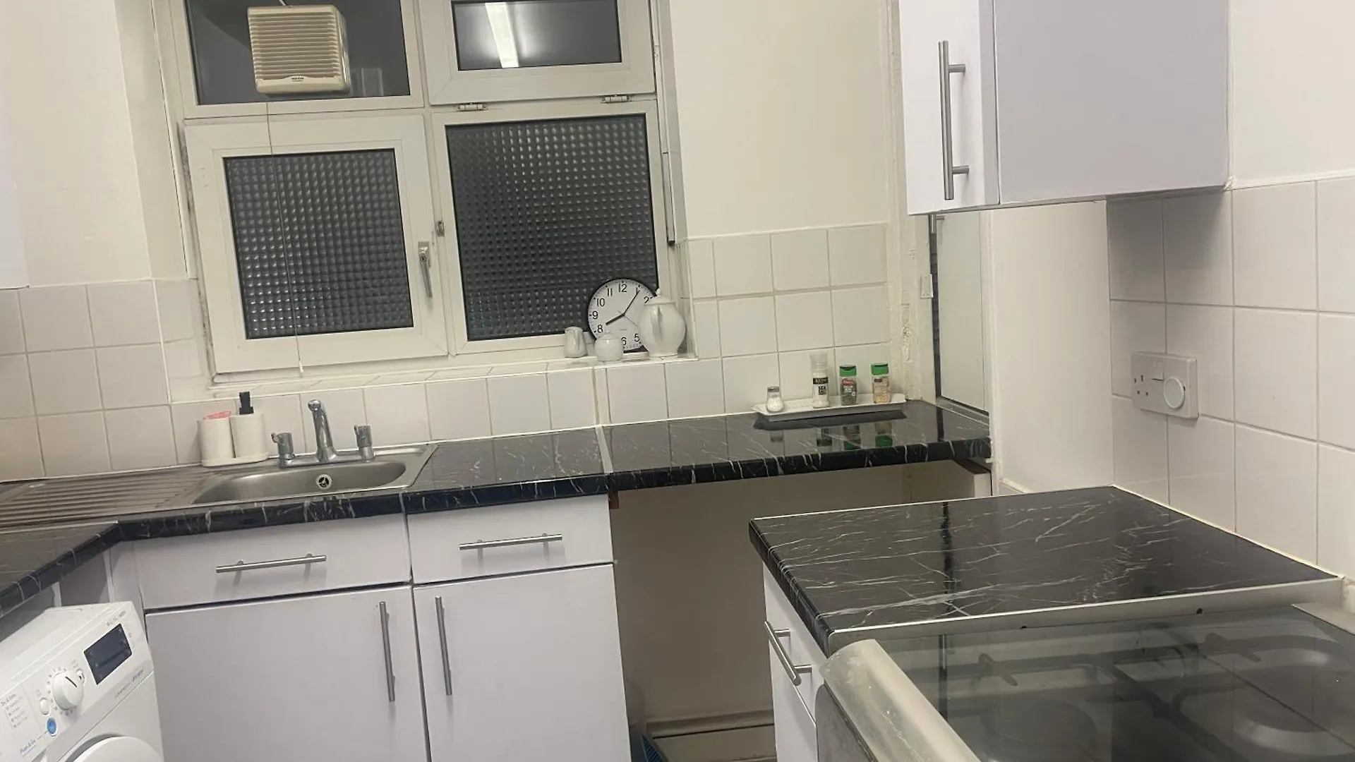Lovely Comfortable Home Near Canarywhaflondoncity 0*, Londres